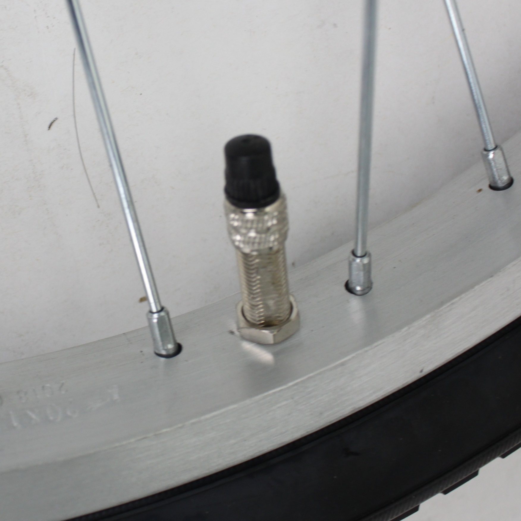 完組】前輪リム 20×1.75 (36H) アルミリム(タイヤ・チューブ付き) - 自転車