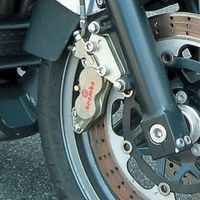 キャリパーサポート BLK ZEP400/X/750 - バイク