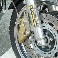 リア キャリパーサポート BLK NINJA1000/Z1000 14-15 ABS可 - バイク