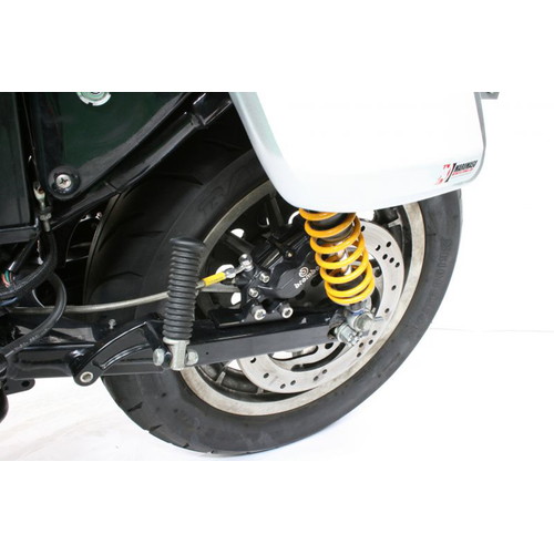 リアキャリパーサポート BLK ケイ19.05 XLH883/1200 00-03 - バイク