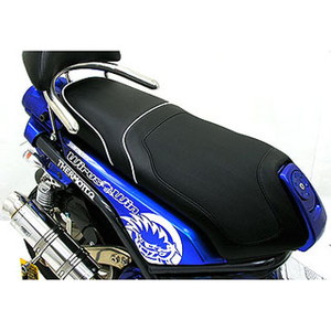 ヤマハ　縦目　bw's125 ローダウンシート DCR BW'S125 ローダウン シート レッド バイピング タックロール