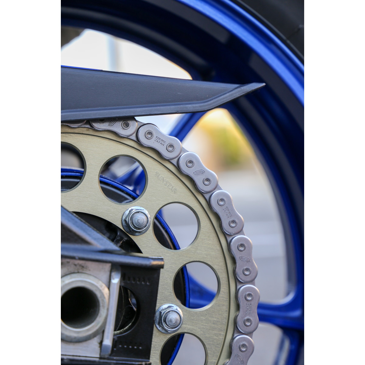 モーターサイクルチェーン 525-104L スタンダード - バイク