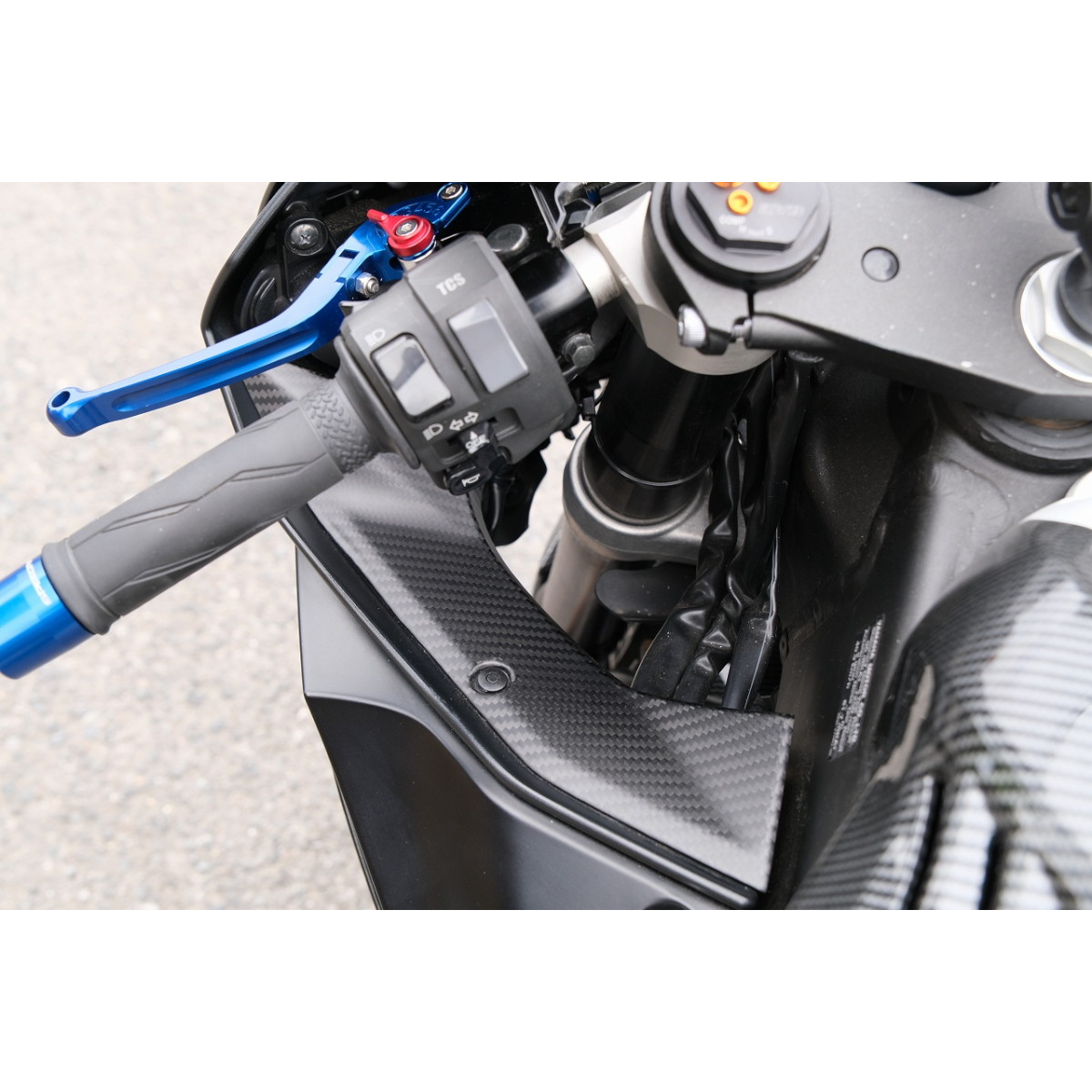 インナーサイドパネル フォージドカーボン 艶あり YZF-R6 - バイク