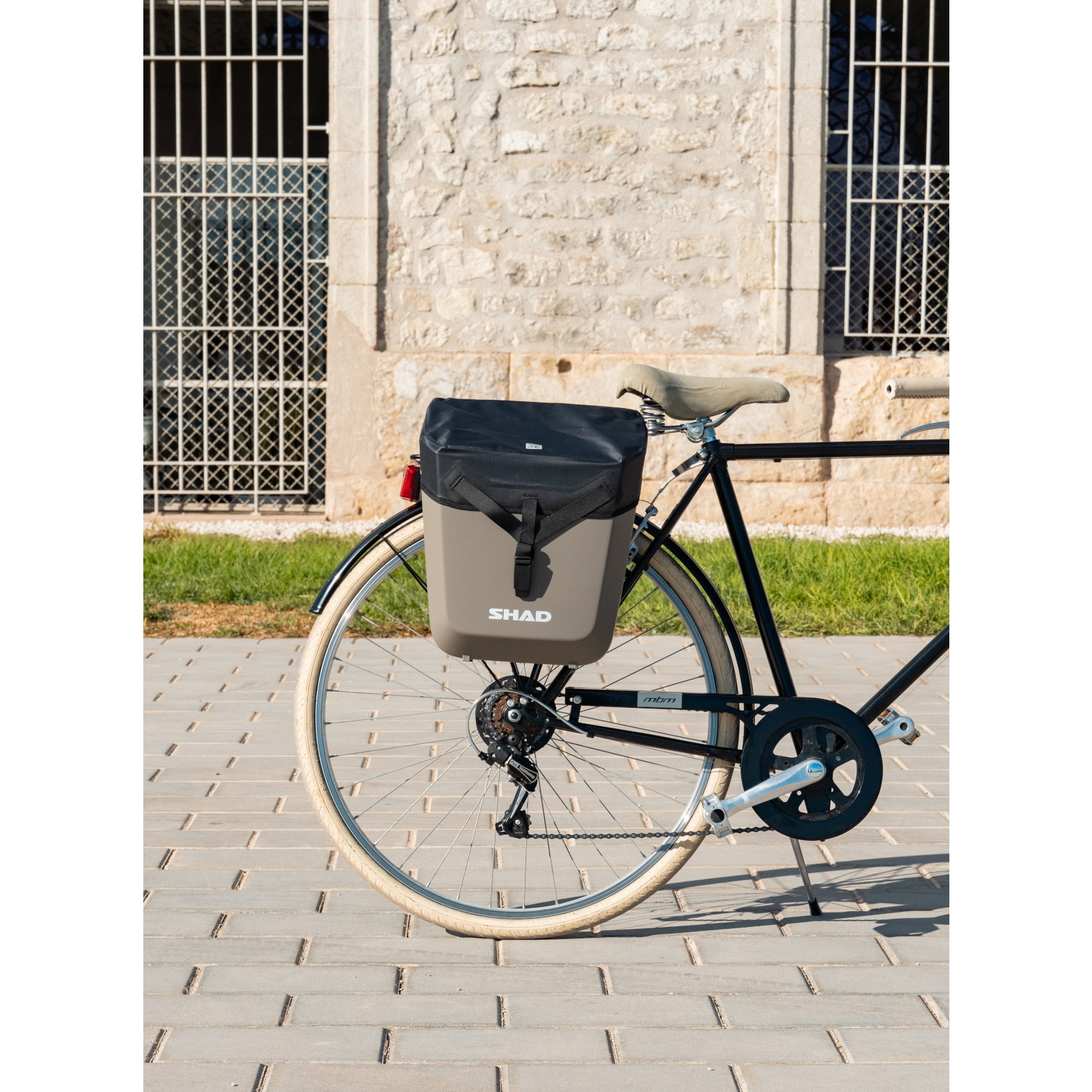 Shad◇DAILY 自転車ボックス 20L ワンタッチ脱着式 オスログレー DAILY 自転車ボックス 20L ワンタッチ脱着式 フローレンスクリーム