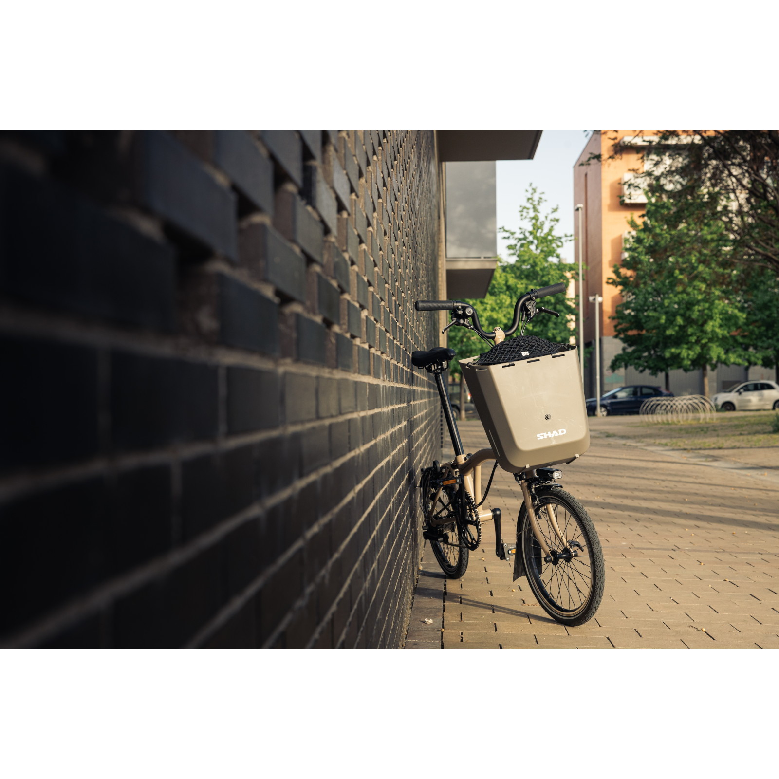 Shad◇DAILY 自転車ボックス 20L 固定式 フローレンスクリーム DAILY 自転車ボックス 20L Brompton フロント用 フローレンスクリーム
